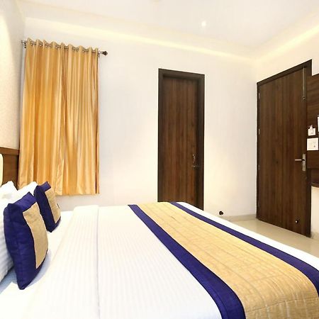 Oyo 11680 Hotel Grand Star Amritsar Buitenkant foto