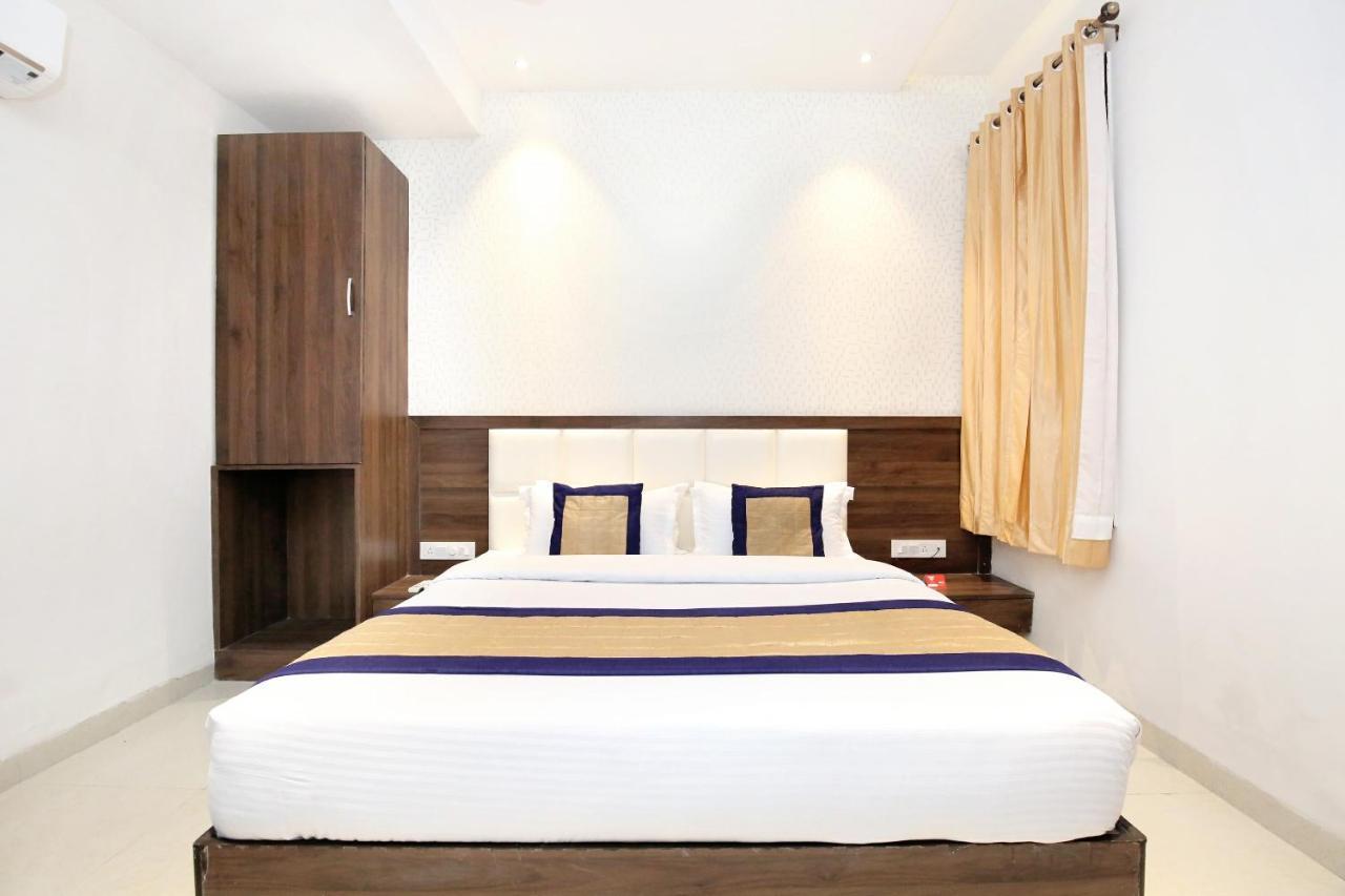 Oyo 11680 Hotel Grand Star Amritsar Buitenkant foto