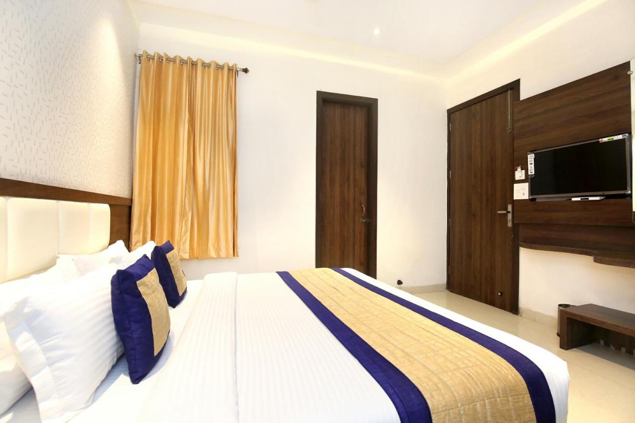 Oyo 11680 Hotel Grand Star Amritsar Buitenkant foto